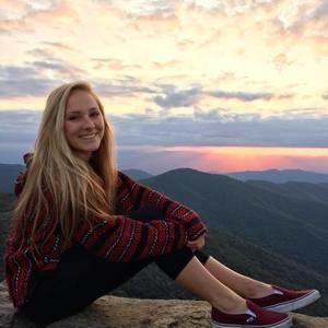 Meet your Posher, Brooke